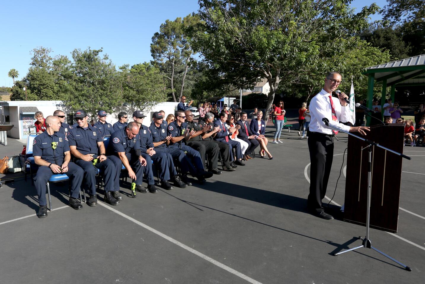Glenoaks Elementary School honors local firefighters
