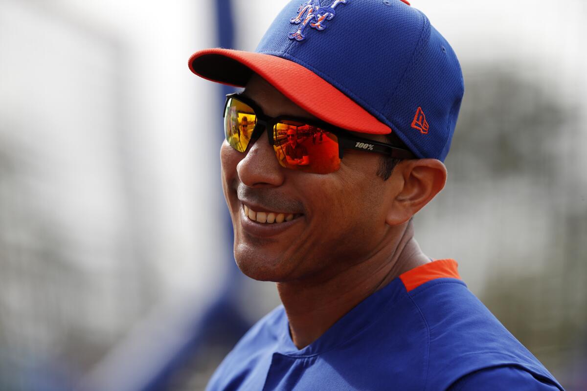 Yankees hire former Mets manager Luis Rojas as 3B coach