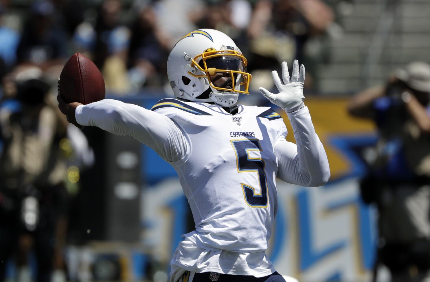 Why NFL experts and coaches believe Tyrod Taylor is a winner - Los