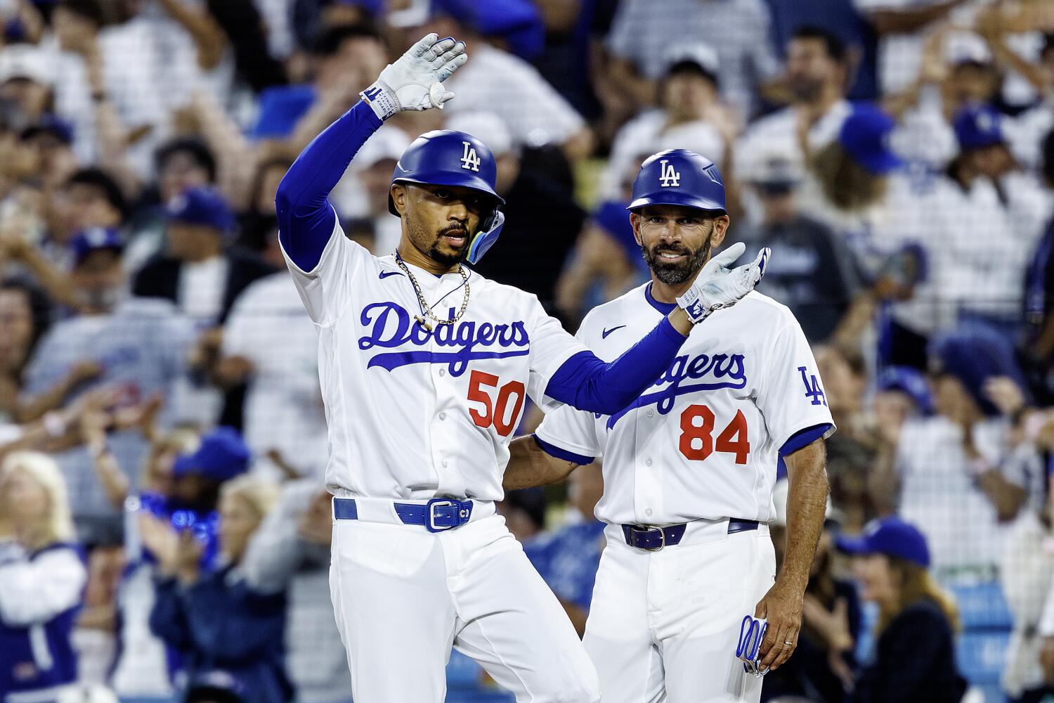 Mookie Betts' eighth-inning single gives Dodgers the win over the Rockies