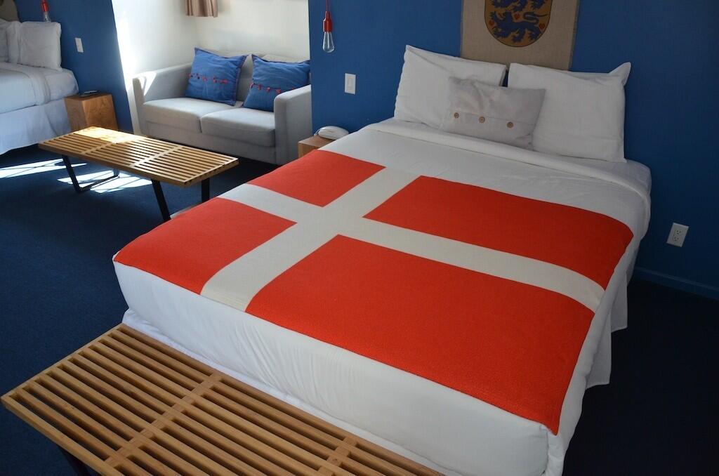 Best three-way marriage of Shakespeare, the Danish flag and budget lodging