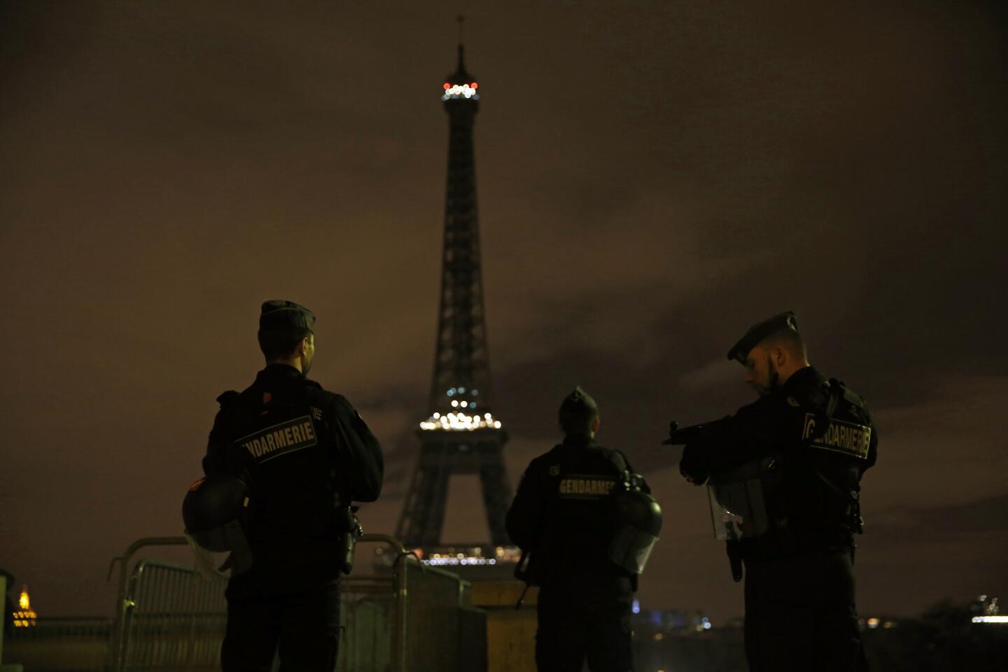 The Eiffel Tower Went Dark in Honor of Las Vegas Shooting Victims