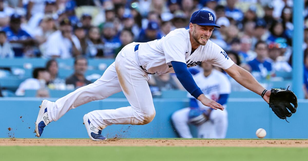 Astros score 14 runs against the Dodgers 