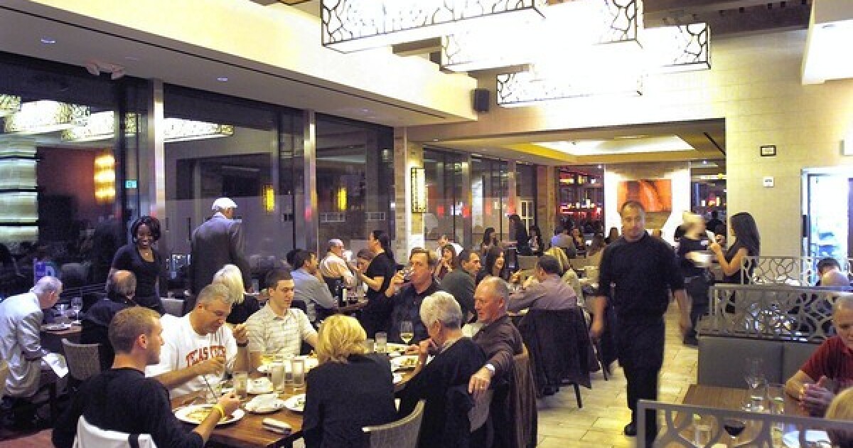 The Strand House In Manhattan Beach Restaurant Review Los Angeles Times