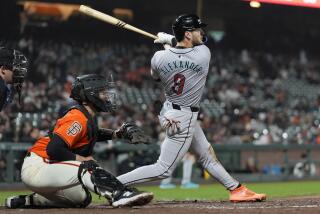 Blaze Alexander, de los Diamondbacks de Arizona, conecta un grand slam en el juego del viernes 19 de abril de 2024, ante los Gigantes de San Francisco (AP Foto/Jeff Chiu)