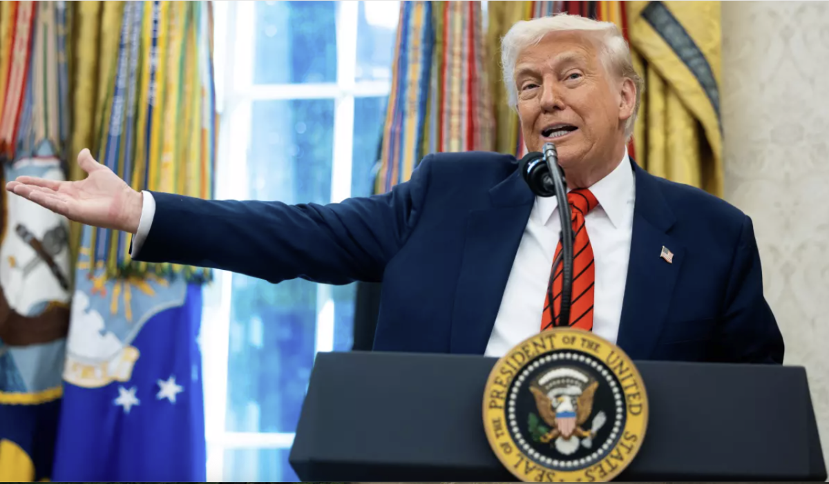 El presidente Trump, apareció el martes en el Despacho Oval.