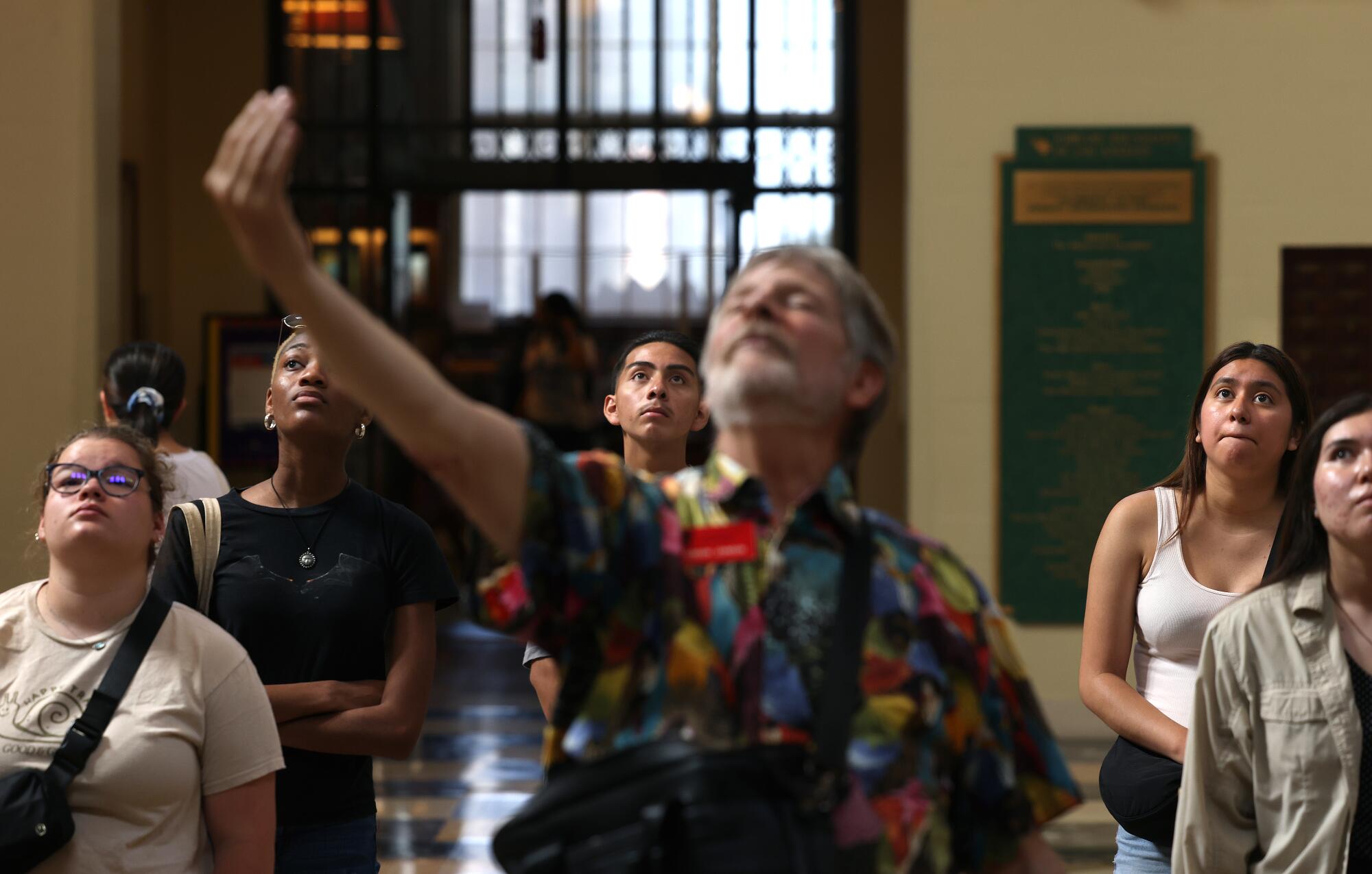 Students tour the Los Angeles Central Library. 