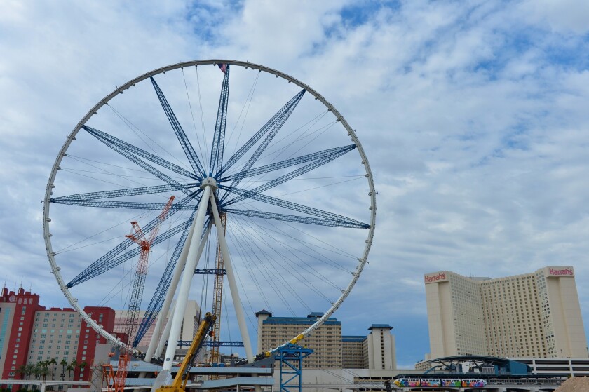 Las Vegas High Roller Ferris Wheel Changes The City Skyline Again Los Angeles Times