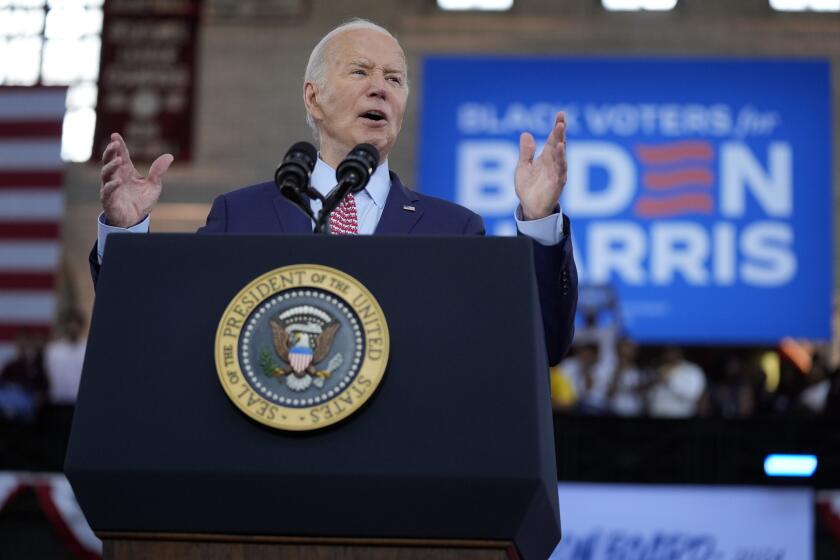 ARCHIVO - El presidente Joe Biden habla durante un acto de campaña en Girard College, el 29 de mayo de 2024, en Filadelfia. (AP Foto/Evan Vucci, archivo)