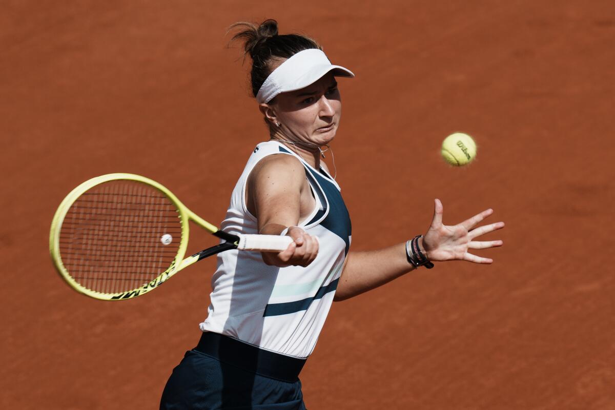 Barbora Krejcikova lines up a forehand