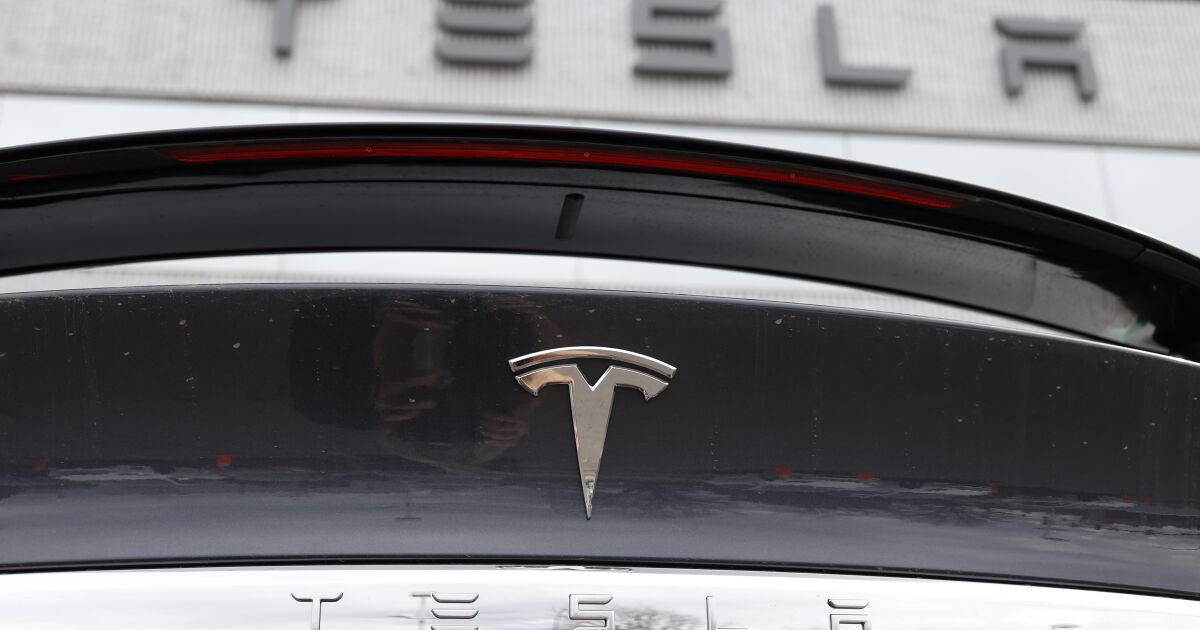 California attorney general investigating Tesla on Autopilot safety, false advertising