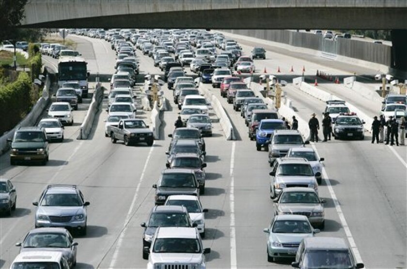 Los funcionarios de Baja California quieren registrar miles de autos ilegales