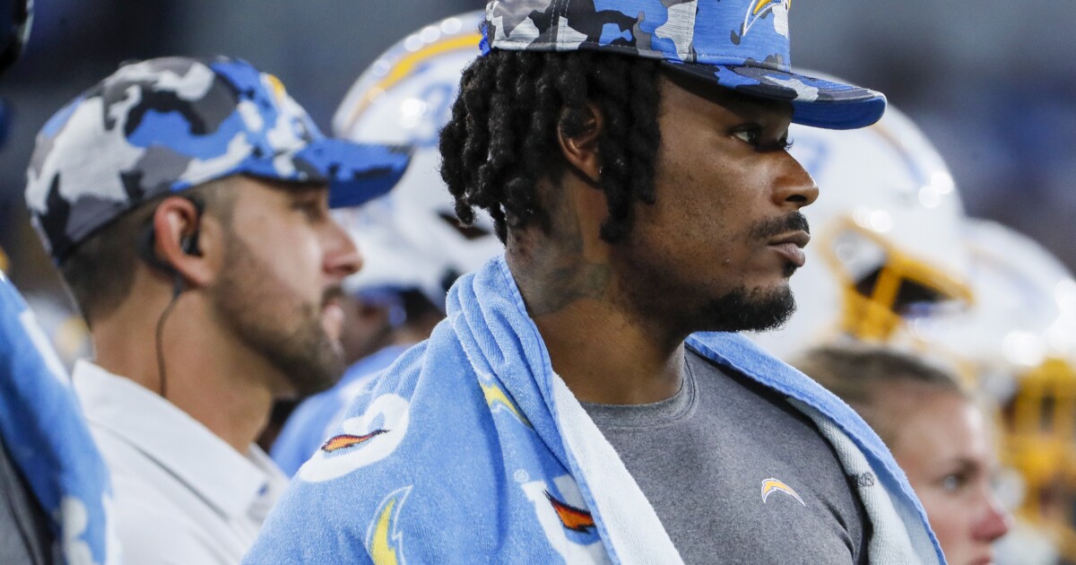 L’entraîneur des Chargers fait l’éloge de Derwin James alors que les négociations contractuelles se poursuivent