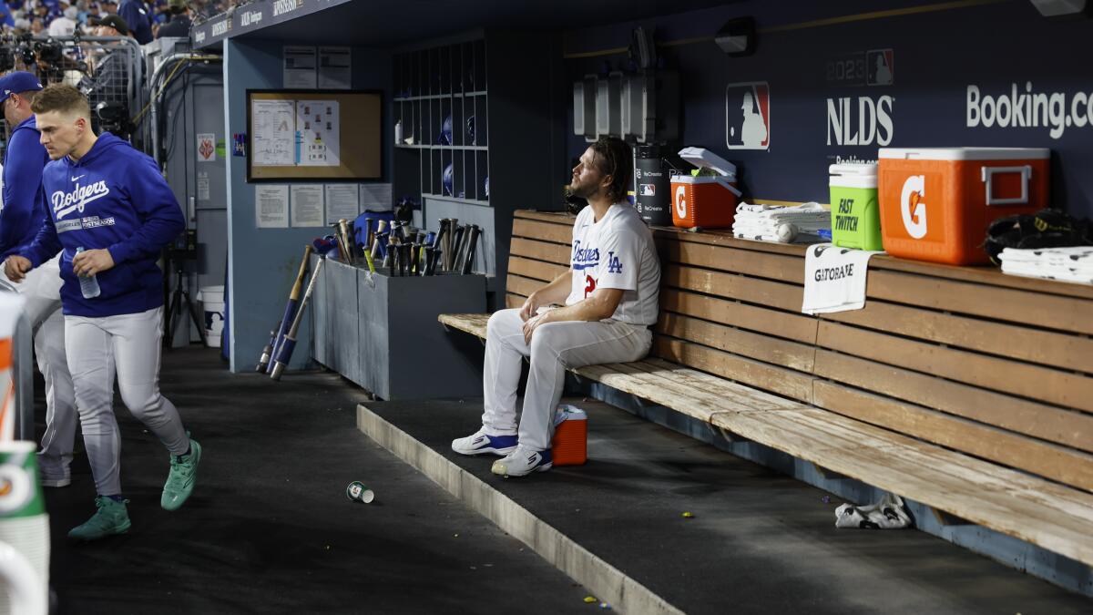 Arizona Diamondbacks - These two will sit in opposite dugouts for the first  time tonight. It's going to be a wild one at Chase Field!