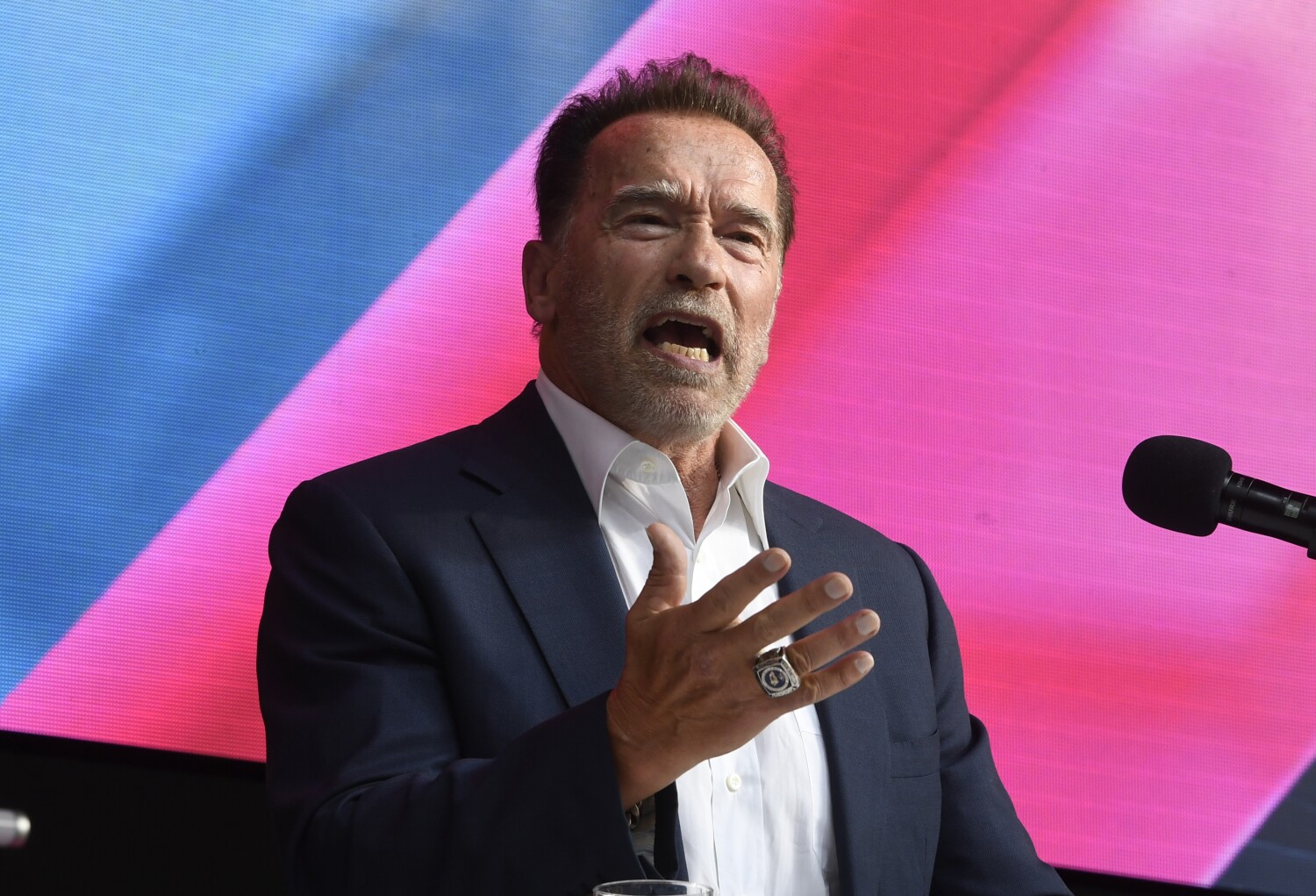 Arnold Schwarzenegger says voters were right to retain Newsom, calls GOP field 'disastrous'