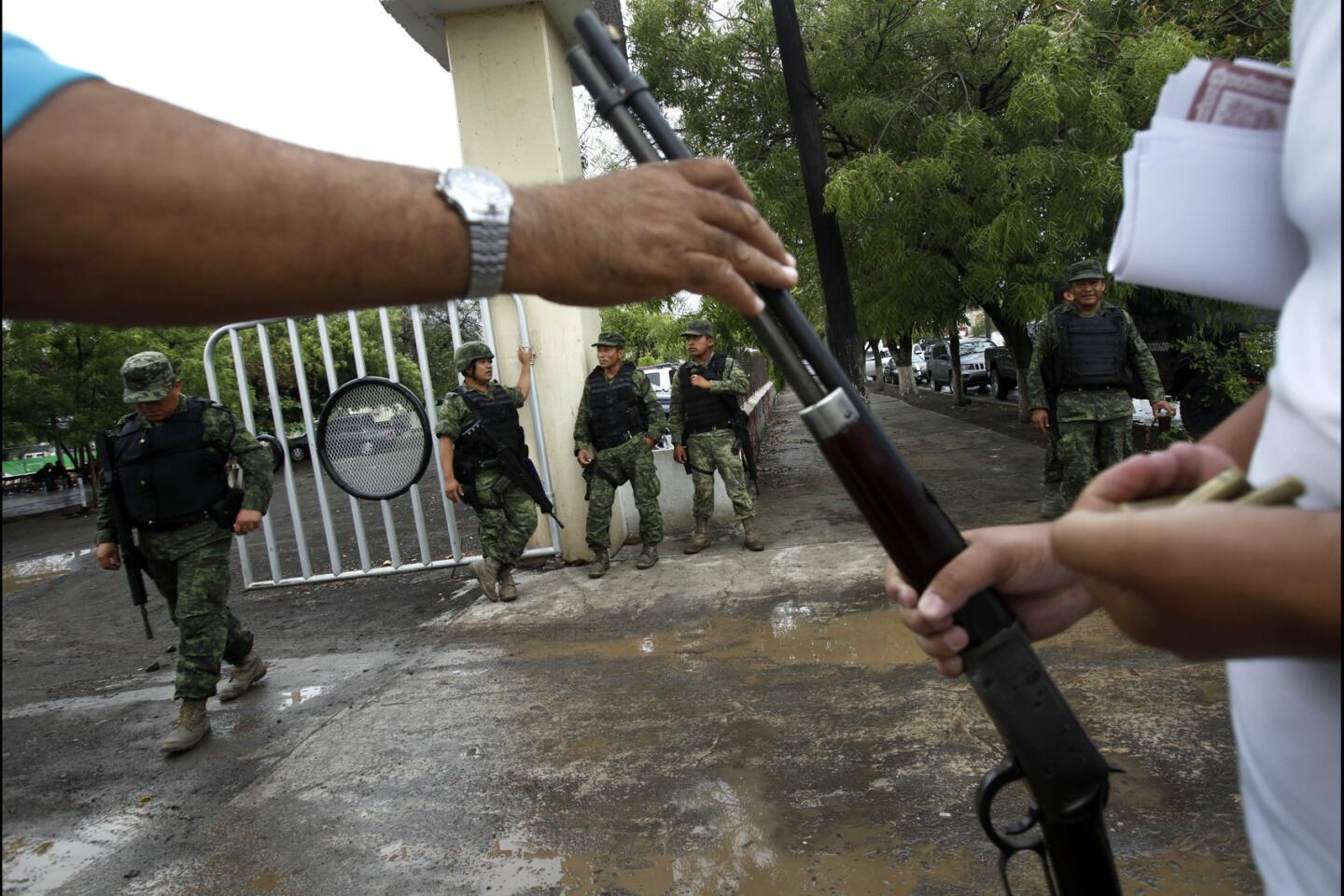 Gun registration in Michoacan, Mexico
