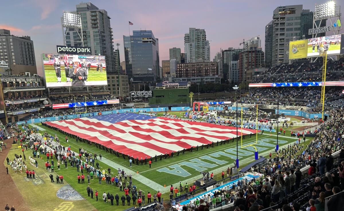 Holiday Bowl gets date, time for 2023 game at Petco Park - The San Diego  Union-Tribune