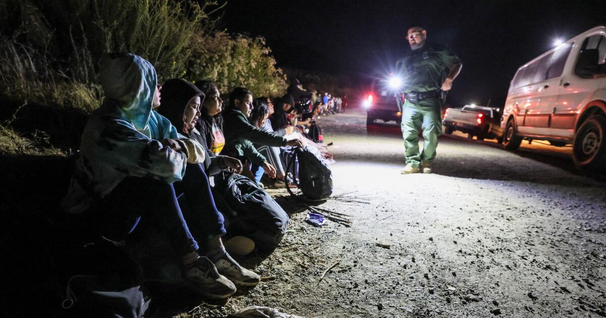 Fotos: Un informe visual desde la frontera tras el despliegue de restricciones de asilo por parte del presidente Biden