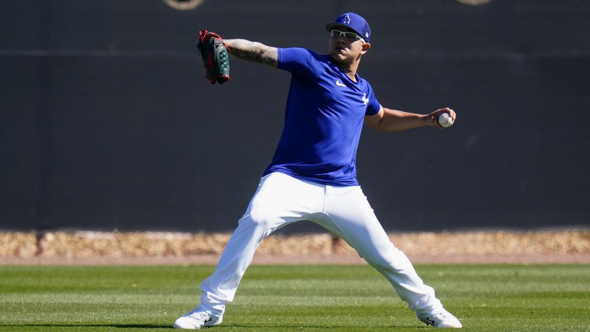 Hernández: Dodgers' Julio Urías a whole new man for 2022 - Los