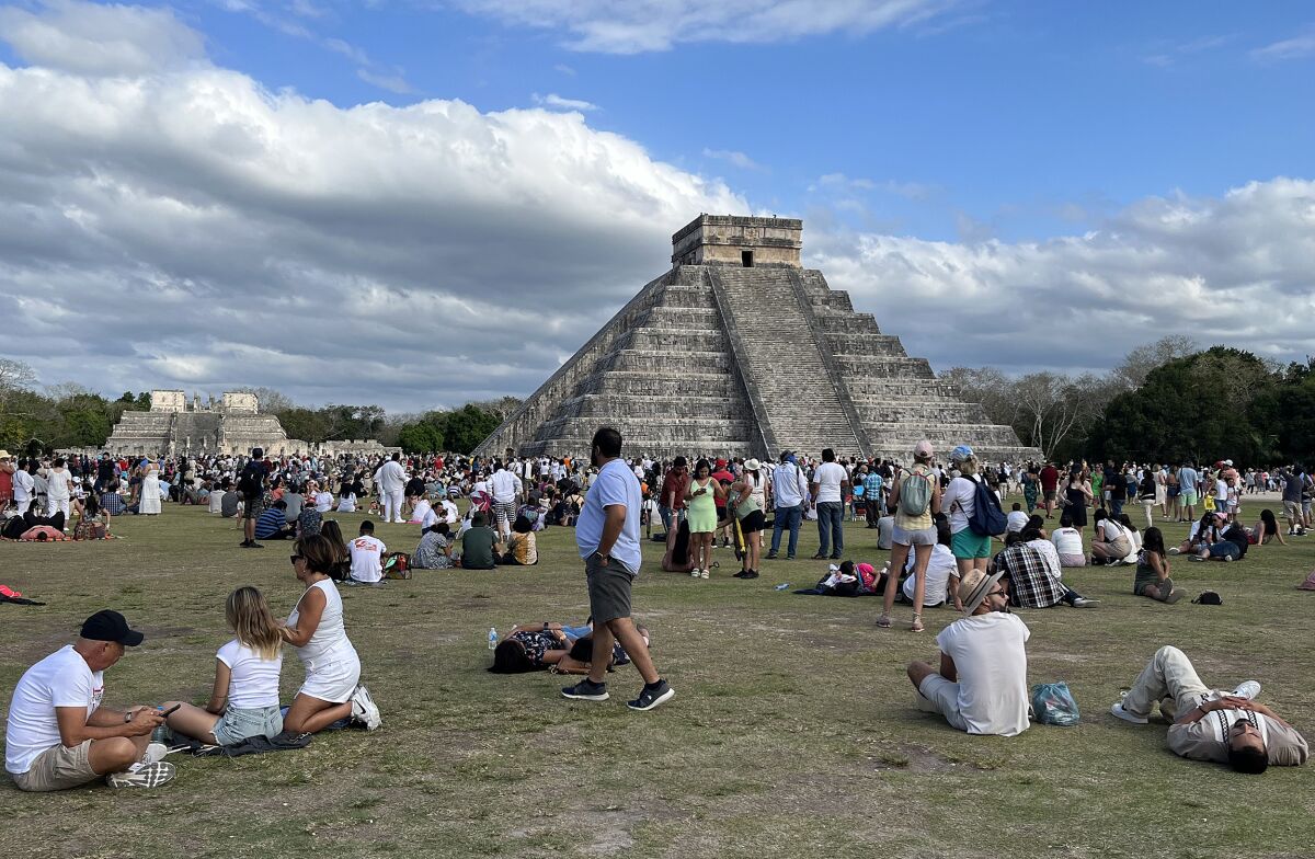 La mexicana Chichén Itzá vive el fenómeno astronómico de la primavera