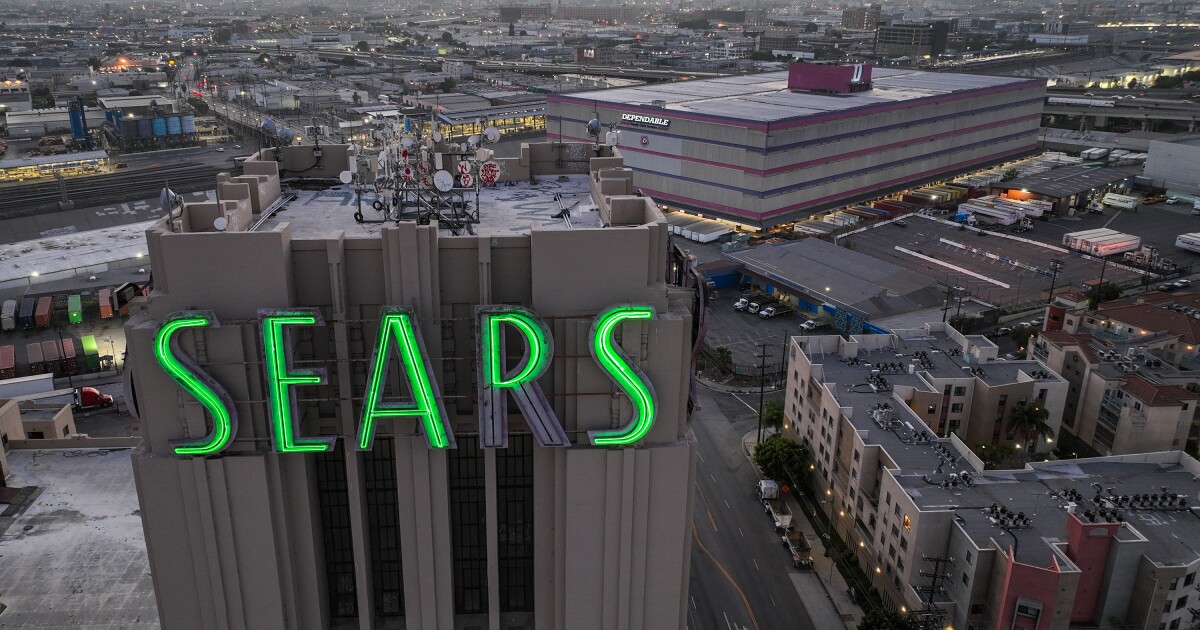 Plan to make Boyle Heights Sears a homeless center criticized Plan to make Boyle Heights Sears a homeless center criticized