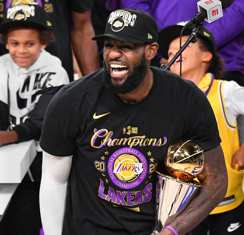 Lebron James Shows It S Good To Be The Washed Up King Los Angeles Times