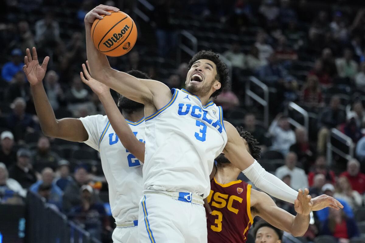 Breakout NCAA tournament star Johnny Juzang pulls out of NBA draft in favor  of returning to UCLA Bruins - ESPN