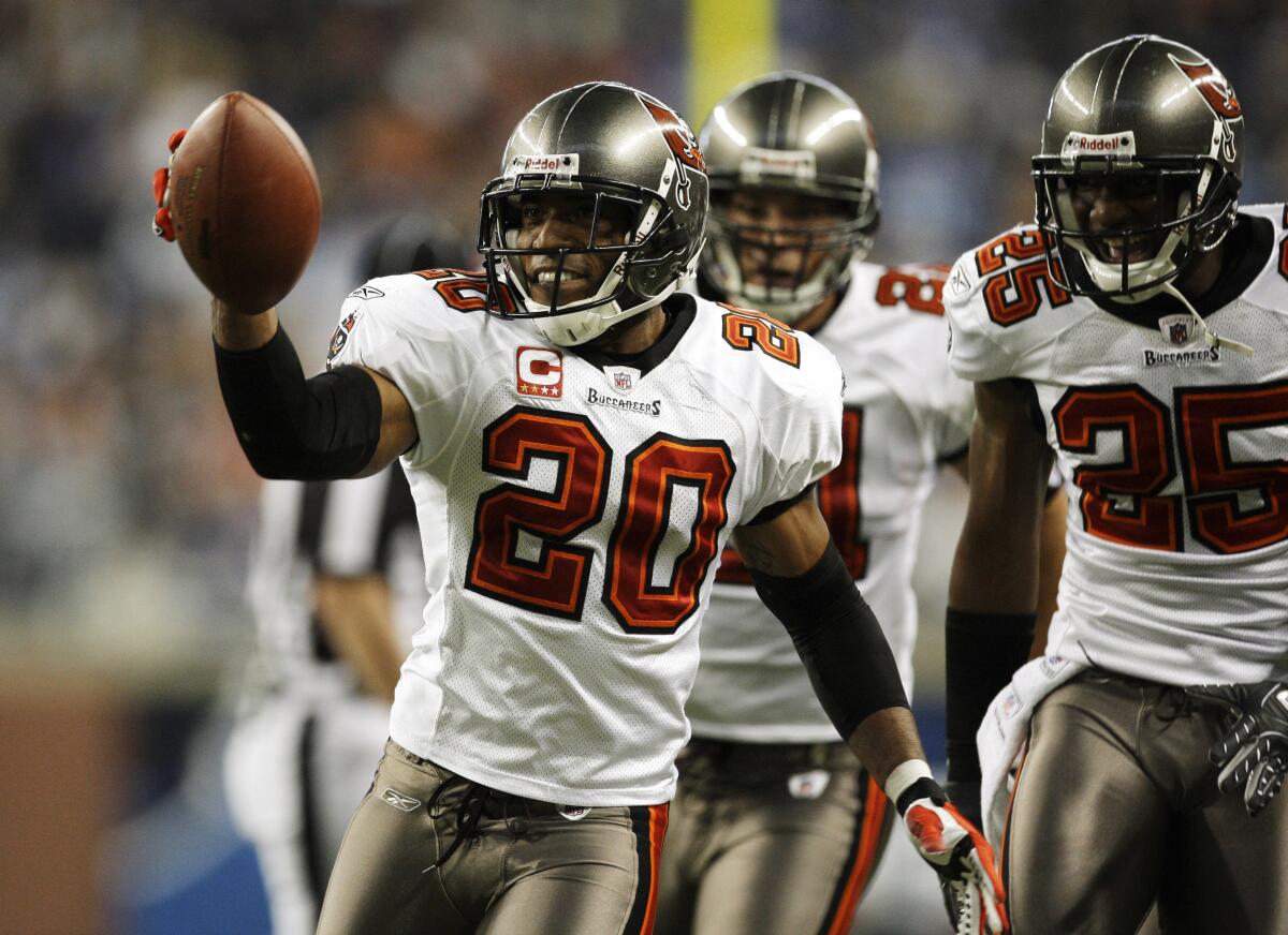 Bucs Hall of Famer Ronde Barber emerged from shadow of twin brother Tiki to  make name for himself