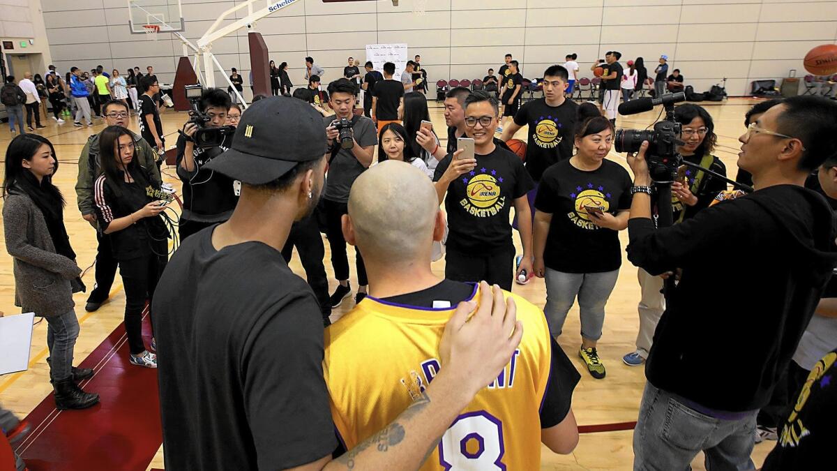 Chinese fans tear up as Kobe Bryant announces retirement