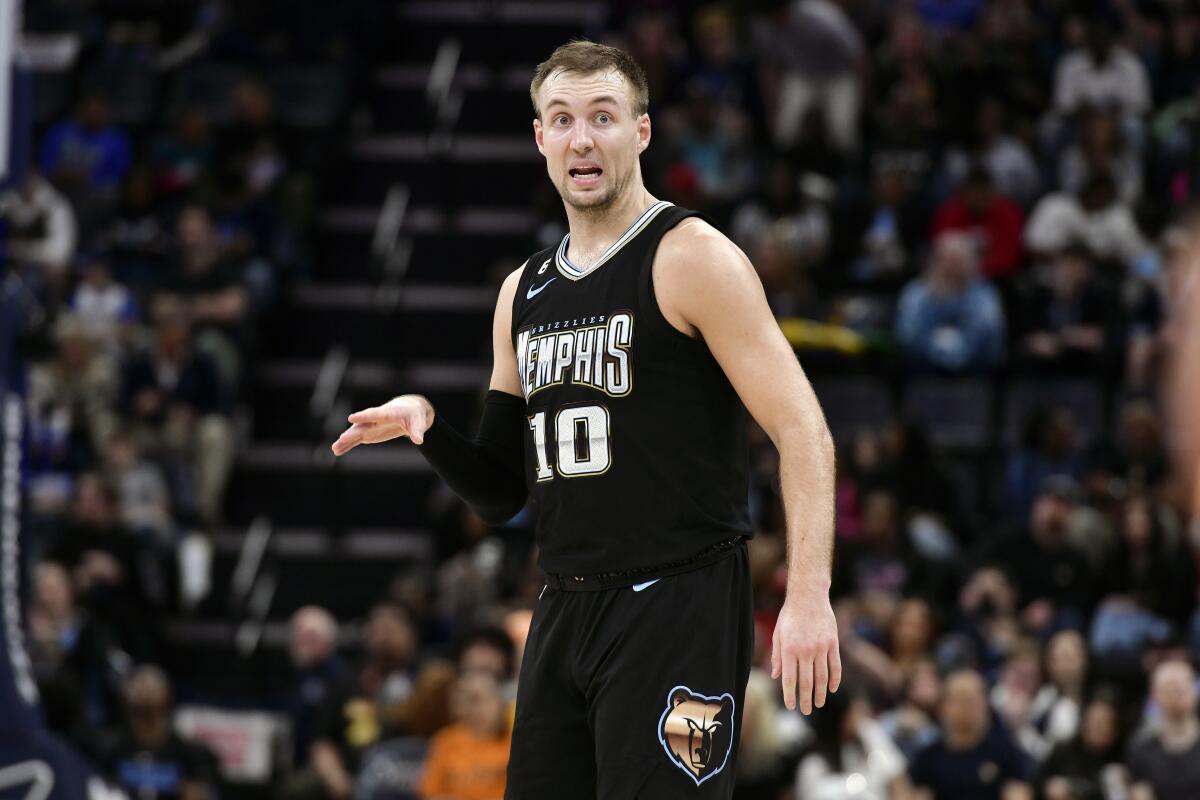 Grizzlies earn playoff berth as Kennard makes 10 3-pointers - The