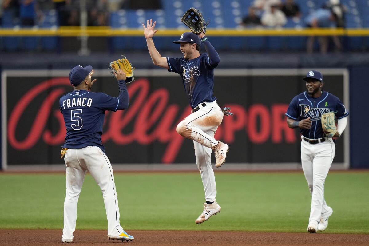 Brett Phillips hits walk-off home run in 10th against Tigers