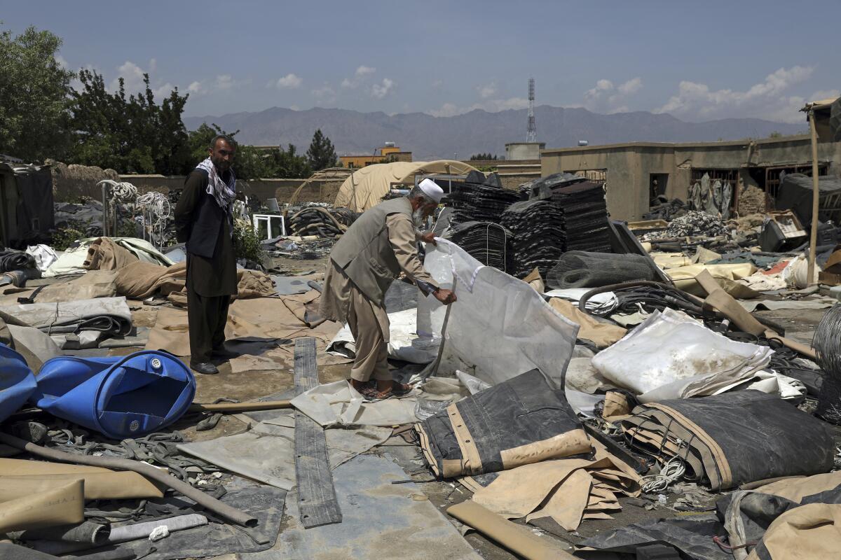 EEUU deja toneladas de chatarra en su retirada de Afganistán