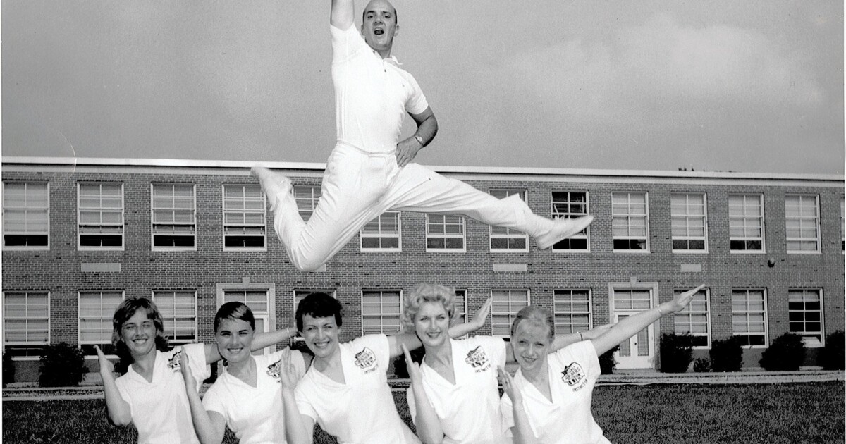 Lawrence Herkimer Who Jump Started Modern Cheerleading Dies At 89 Los Angeles Times