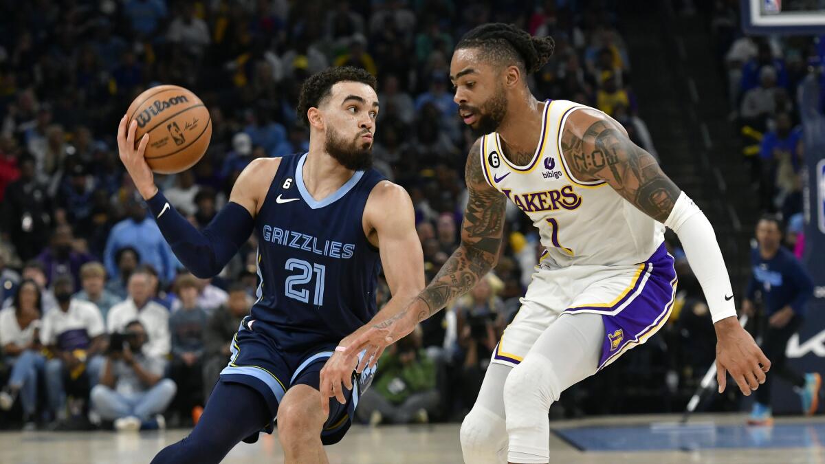 NBA Free Agent Rumors: Magic Johnson is gone, so D'Angelo Russell has some  interest in Lakers return - Silver Screen and Roll