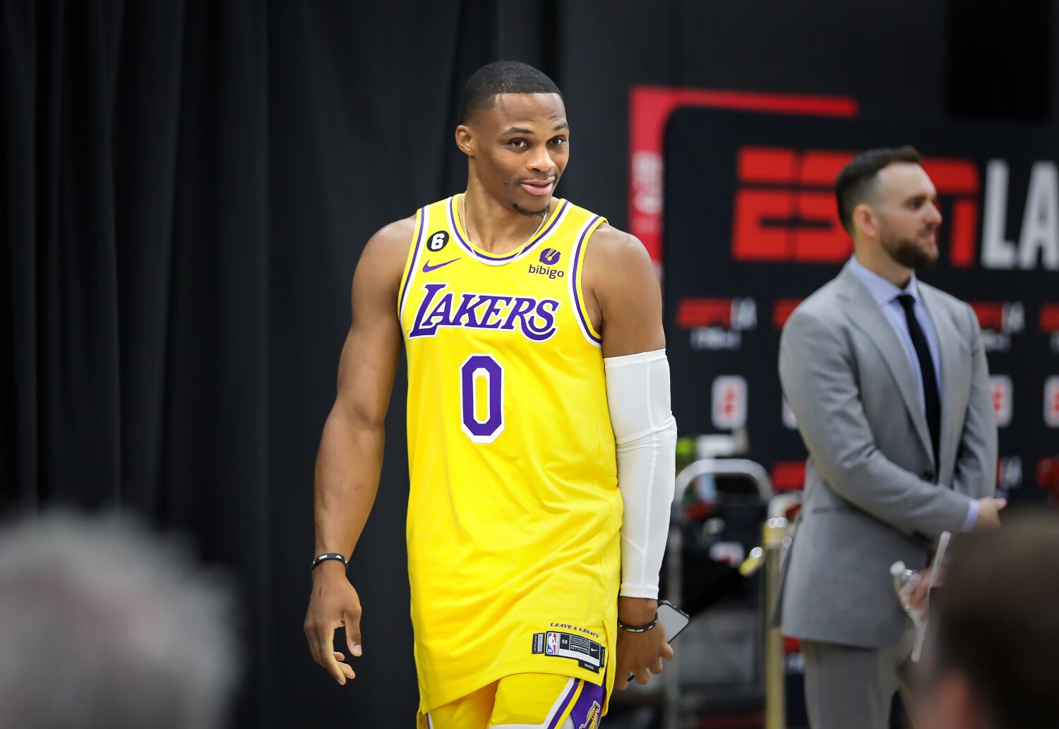 Plaschke: In signing Russell Westbrook, Clippers foolishly mirror the Lakers' mistake