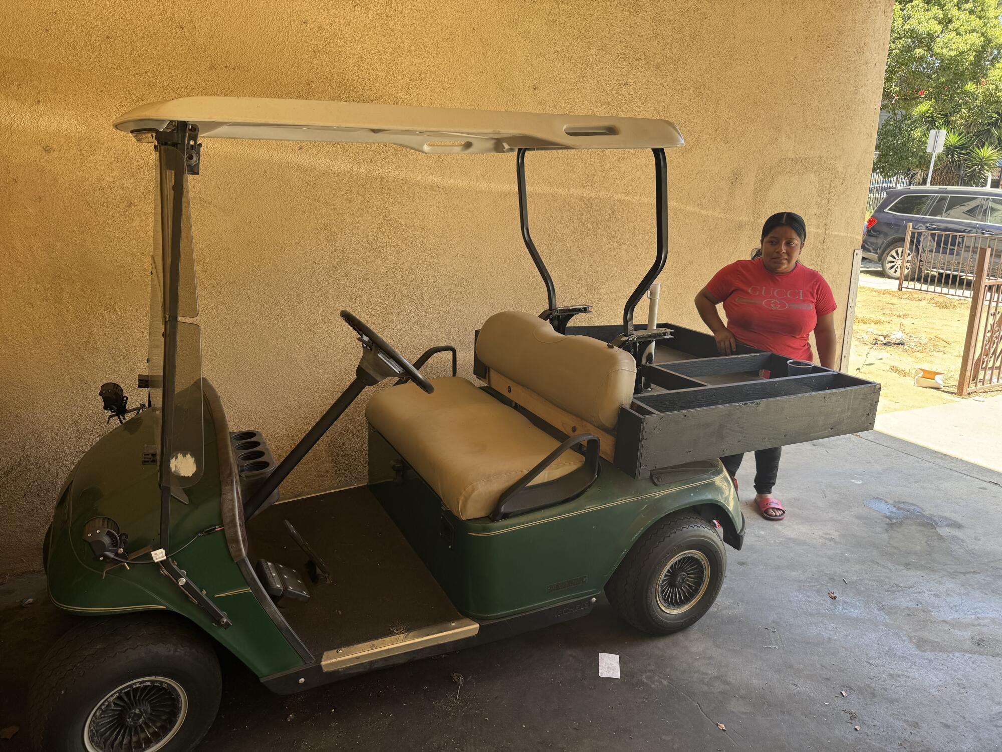 El carrito de elotes y raspados de Marino Ramos quedó abandonado después de su arresto y deportación a Guatemala.