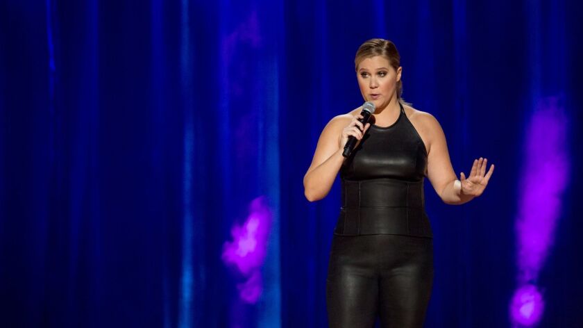 In ihren Stand-up-Shows nimmt Schumer sich selbst oft aufs Korn und bezeichnet sich als übergewichtig oder unattraktiv.