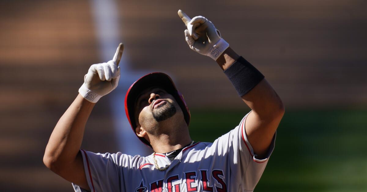 Albert Pujols ties Frank Robinson on HR list