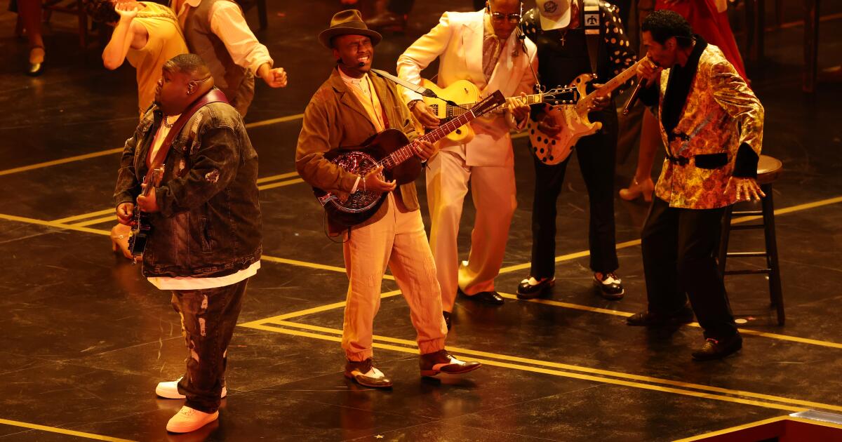 The Oscars stage transforms into live juke joint with "Sinners" performance