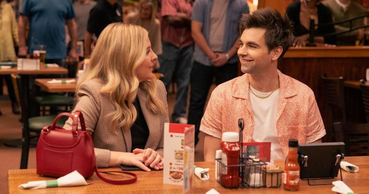 ‘The Other Two’ series finale: Heléne Yorke and Drew Tarver on their characters’ wild journeys