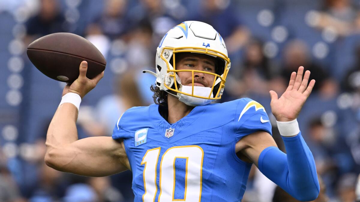 Justin Herbert and Keenan Allen lead Chargers to win over Vikings - Los  Angeles Times