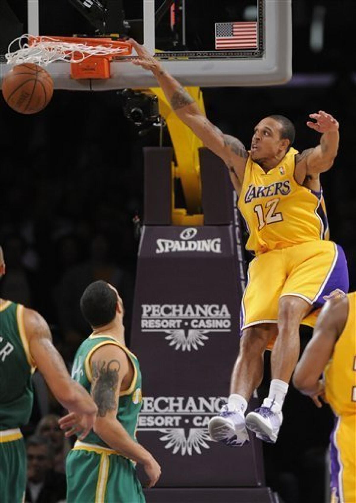 Former Lakers guard Shannon Brown accused of shooting at 2 people