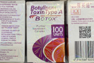 Image shows packaging of counterfeit Botox, with non-English text.