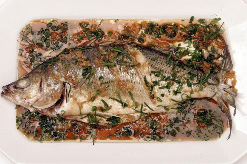 Recipe: Steamed fish (Jing yue).