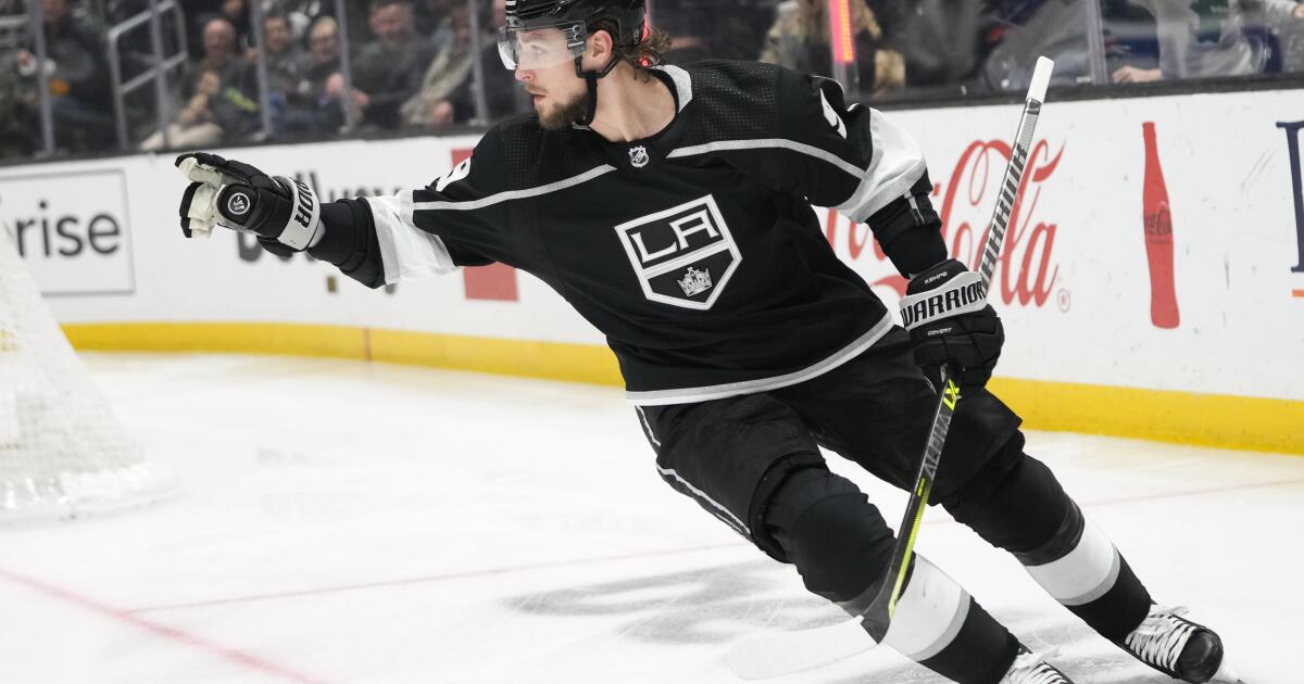 Edmonton Oilers down L.A. Kings 2-0, advance to second round of