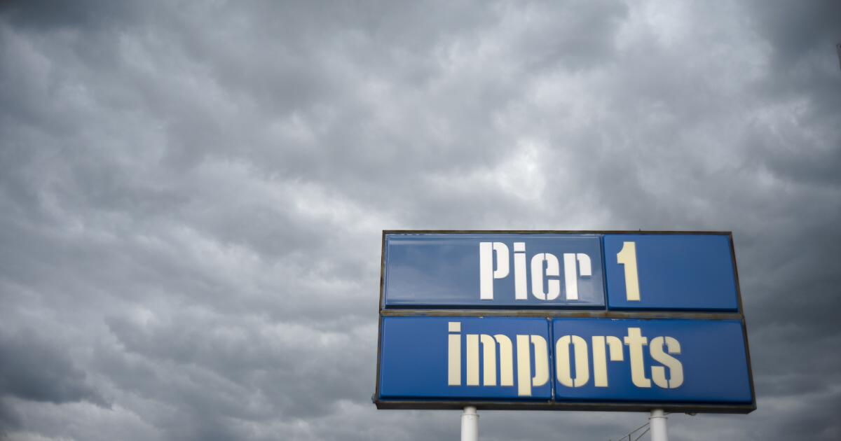 Pier 1 plans to shut half its stores - Los Angeles Times