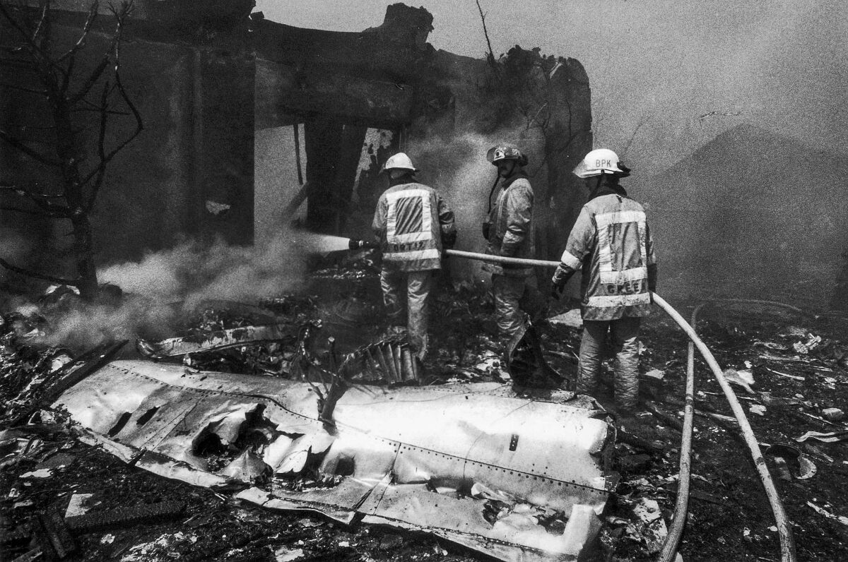 From the Archives Aeromexico Flight 498 crashes in Cerritos Los