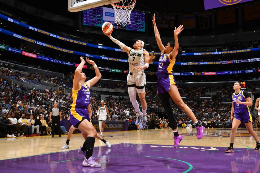 LOS ANGELES, CA - AUGUST 17: Chennedy Carter #7 of the Chicago Sky drives to the basket during the game against the Los Angeles Sparks on August 17, 2024 at Crypto.com Arena in Los Angeles, California. NOTE TO USER: User expressly acknowledges and agrees that, by downloading and/or using this Photograph, user is consenting to the terms and conditions of the Getty Images License Agreement. Mandatory Copyright Notice: Copyright 2024 NBAE (Photo by Juan Ocampo/NBAE via Getty Images)