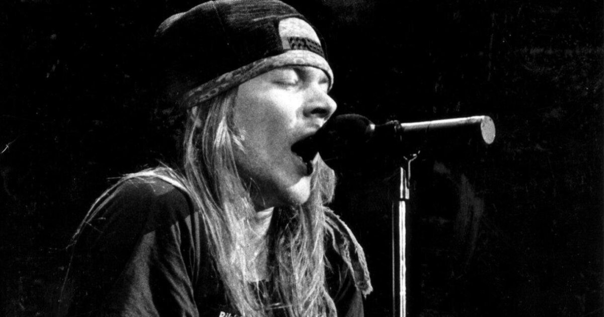 Guns N’ Roses singer Axl Rose has broken his foot, but shows will go on
