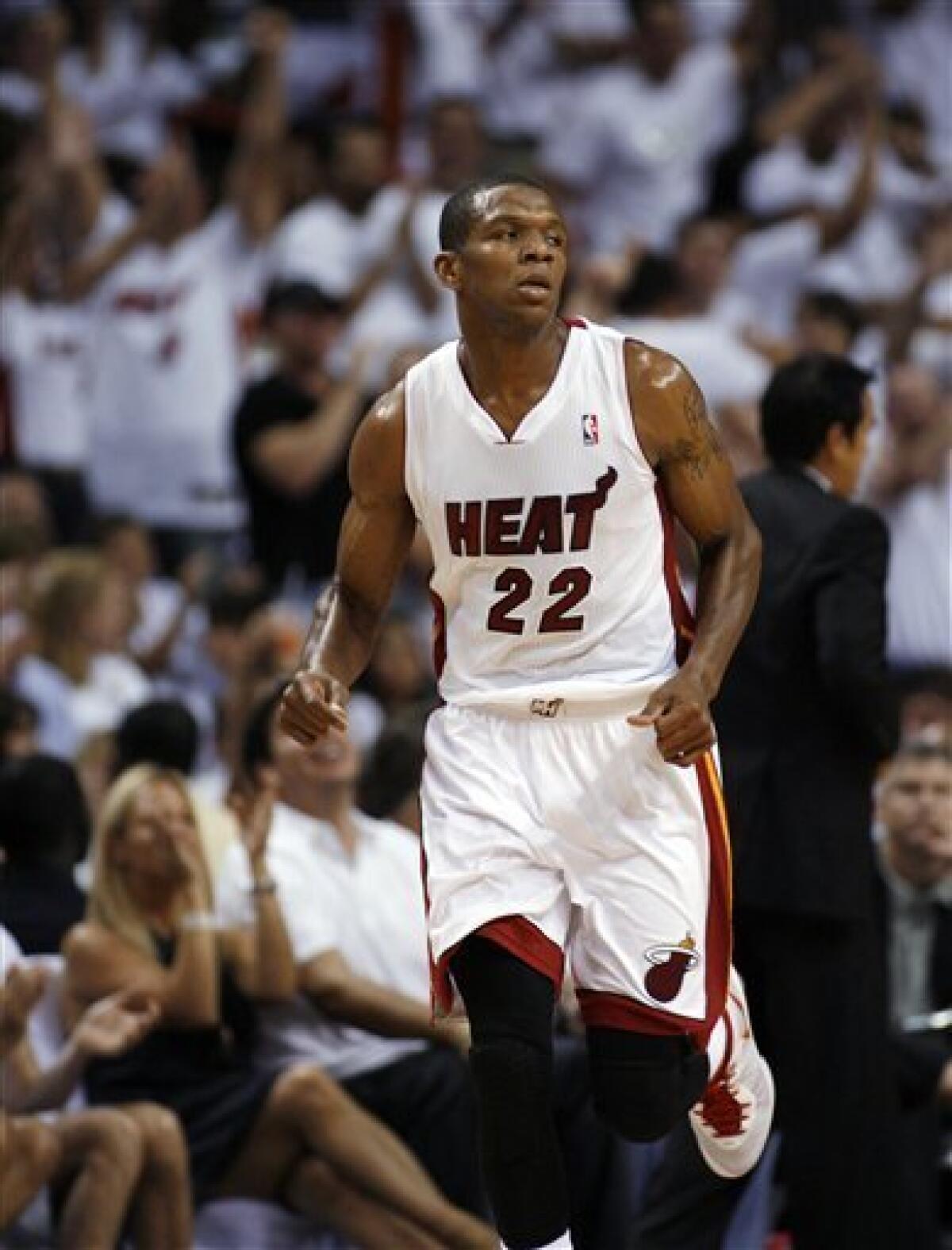 Wade, O'Neal lead hot Heat past Knicks